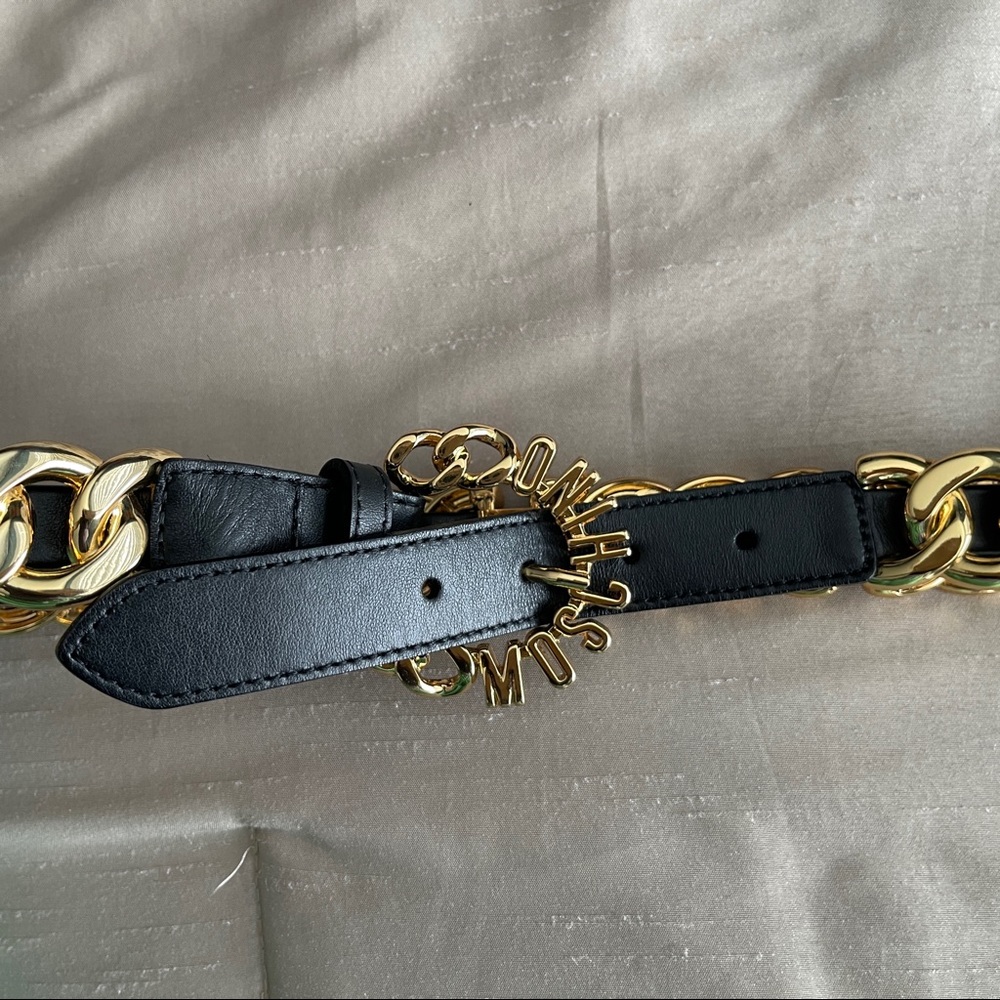 MOSCHINO GOLDEN CHAIN BELT size M